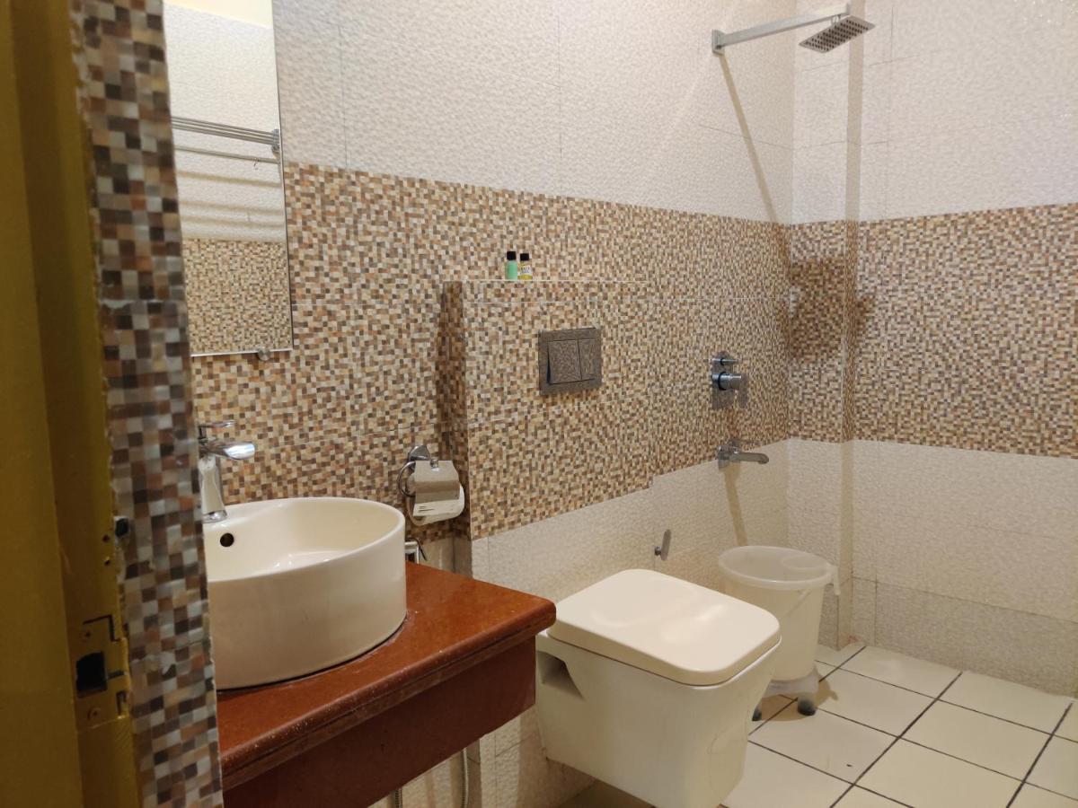Mvt Guesthouse & Restaurant Rishikesh Luaran gambar